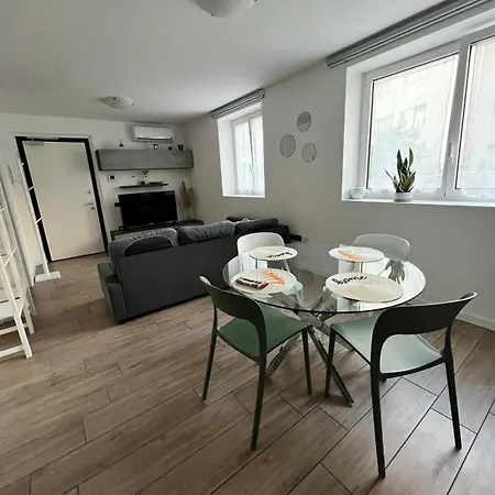 Apartment Tancredi Charme - Private Garage Trieste