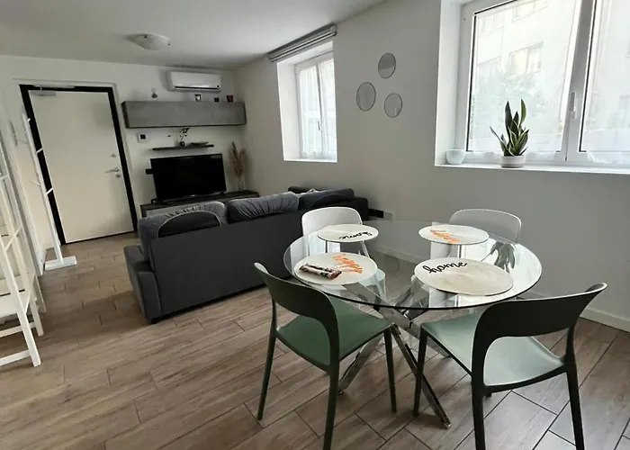 Апартаменты Tancredi Charme - Private Garage Триест